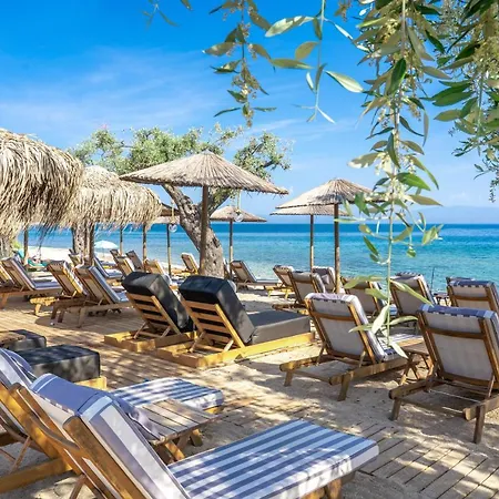 By The Sea Luxury Apartment *