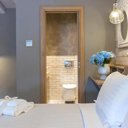 By The Sea Luxury Apartment