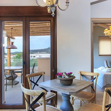 By The Sea Luxury Apartment *